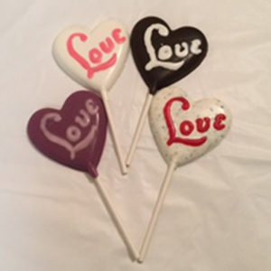 chocolate-lollipop-love-written-on-hearts